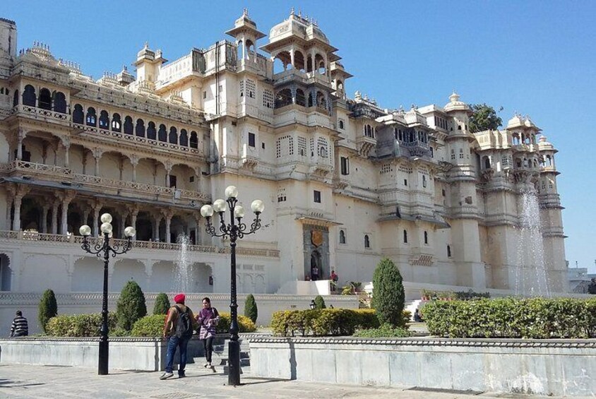 City palace museam udaipur 