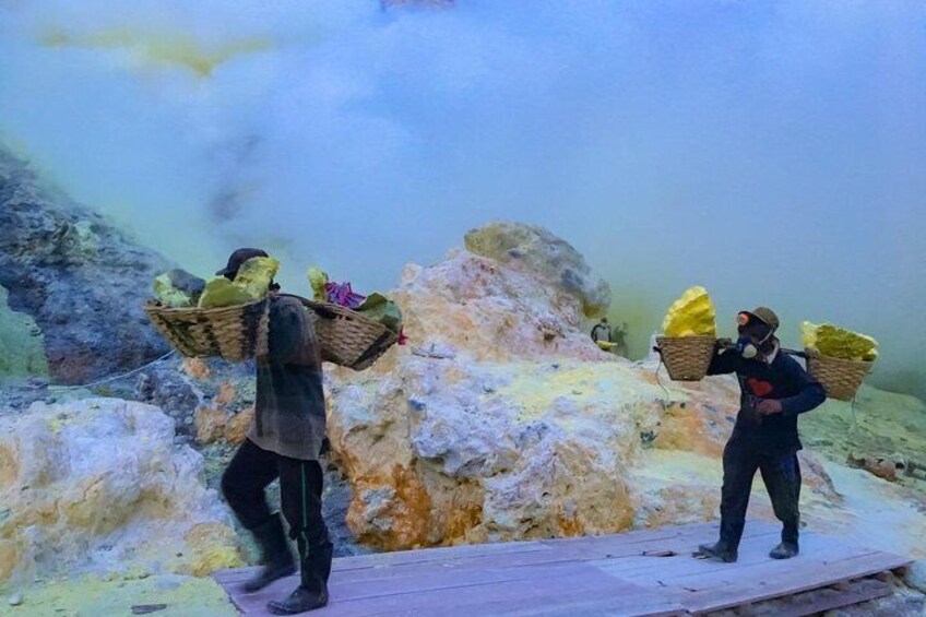 Kawah Ijen Blue Fire Tour - Share Package (Start from Banyuwangi)