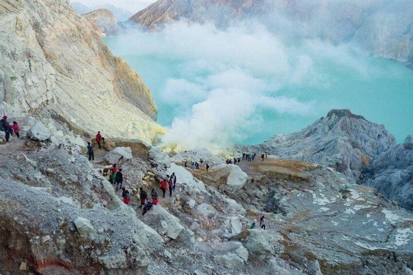 Kawah Ijen Blue Fire Tour - Share Package (Start from Banyuwangi)