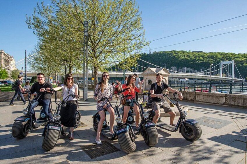 MonsteRoller E-Scooter Rental in Budapest 1