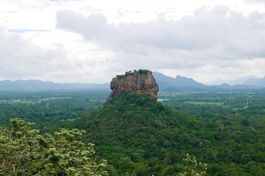 Full Day Tour to Dambulla Cave Temple and Sigiriya Rock Fortress From Kandy. 4
