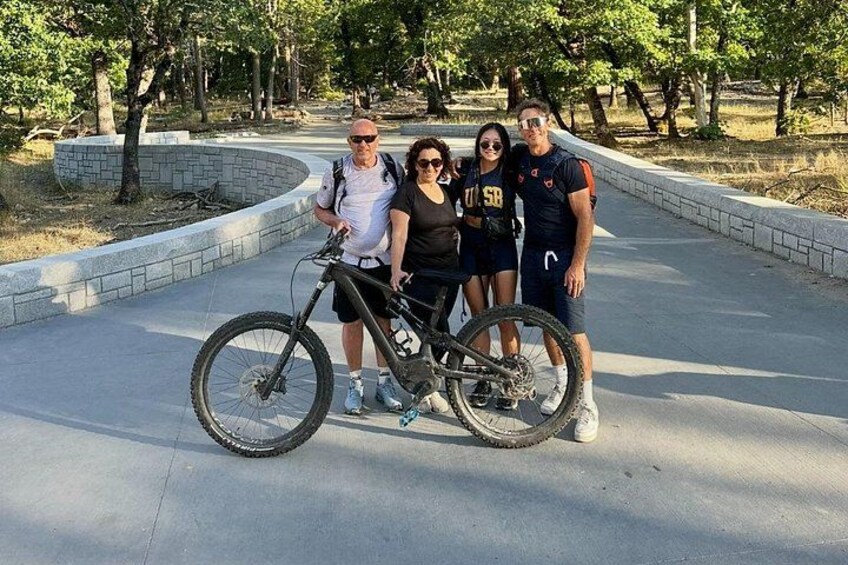 Epic Yosemite Hiking and E-Bike Day Trip Day from Los Angeles 4