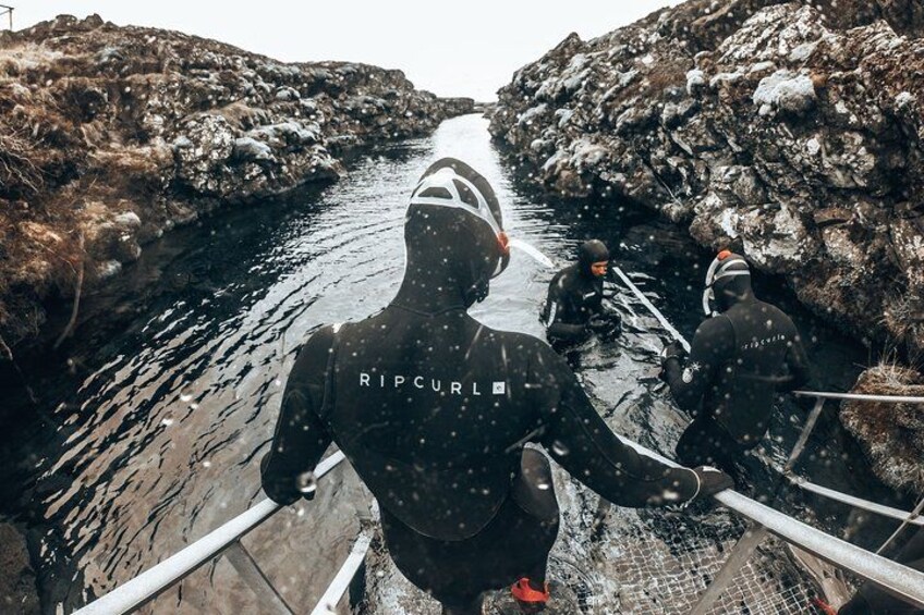 Silfra Wetsuit Snorkeling Tour with Underwater Photos - From Reykjavik 3
