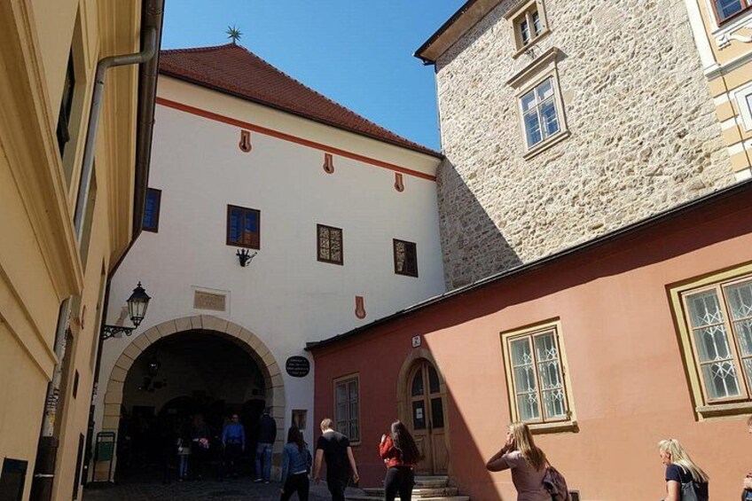 Zagreb Small-Group Walking Tour with WW2 Tunnels & Funicular 3
