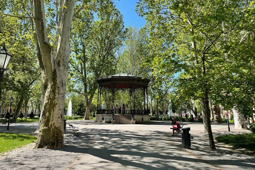 Zagreb Small-Group Walking Tour with WW2 Tunnels & Funicular 2