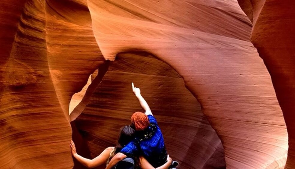 Antelope Canyon & Horseshoe Bend Small Group Tour from Sedona & Flagstaff 1