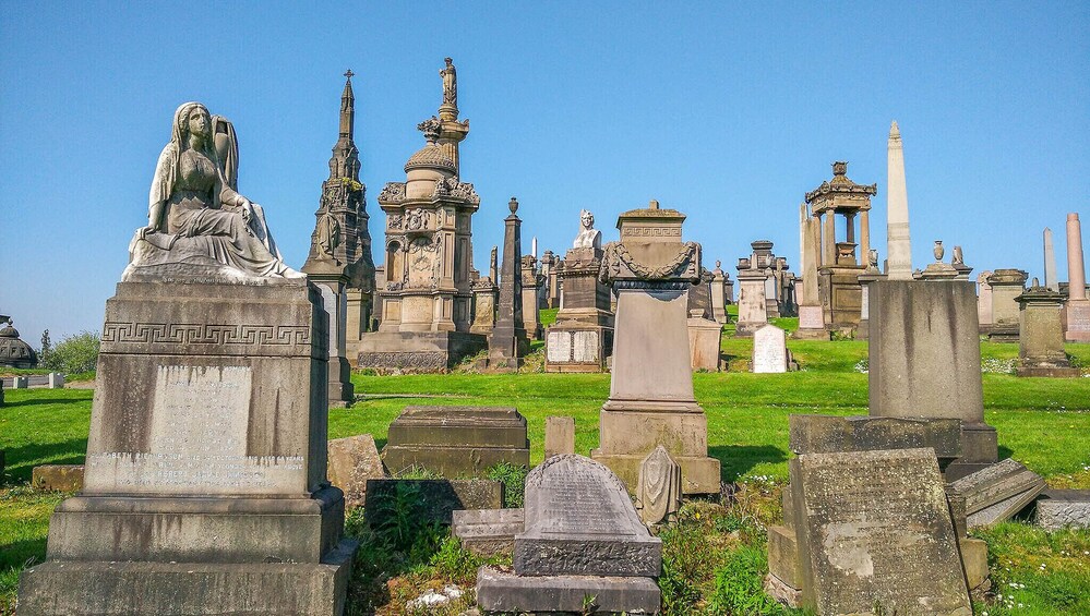 Historical Walk through Glasgow with a Local 3