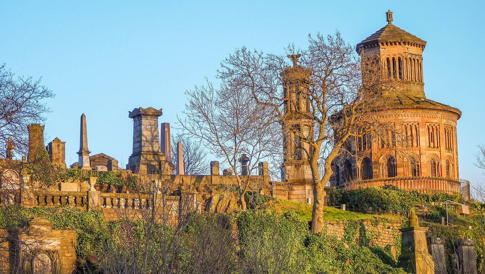 Historical Walk through Glasgow with a Local 4