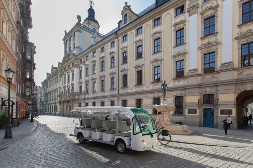 Wrocław, 2-hours private electric car tour with a Guide 5