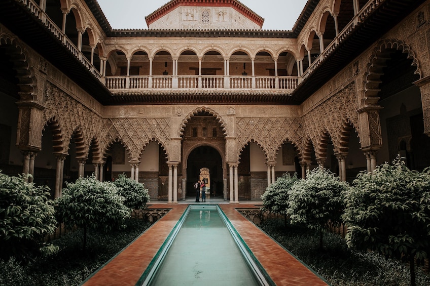 Seville: Alcazar Guided Tour with Priority Access