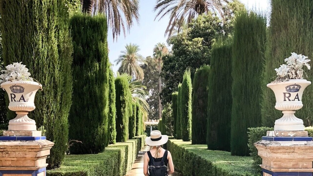 Seville: Alcazar Guided Tour with Priority Access