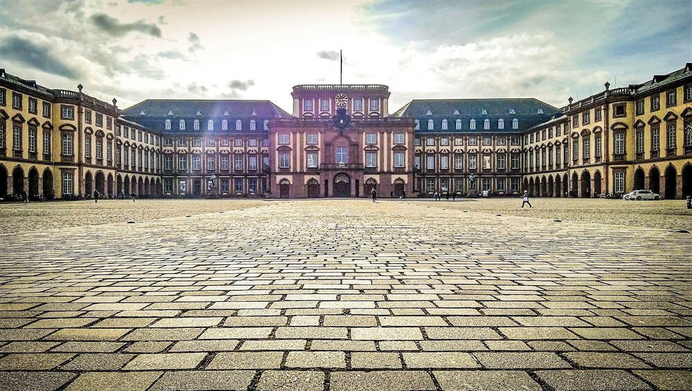 Art and Culture in Mannheim with a Local 2