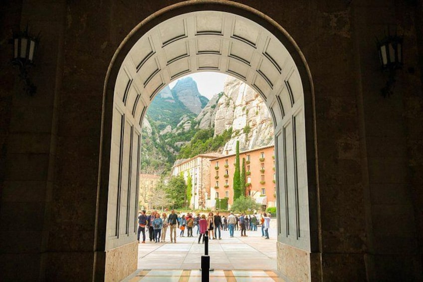 Half-Day Montserrat Small Group Guided Tour from Barcelona 4