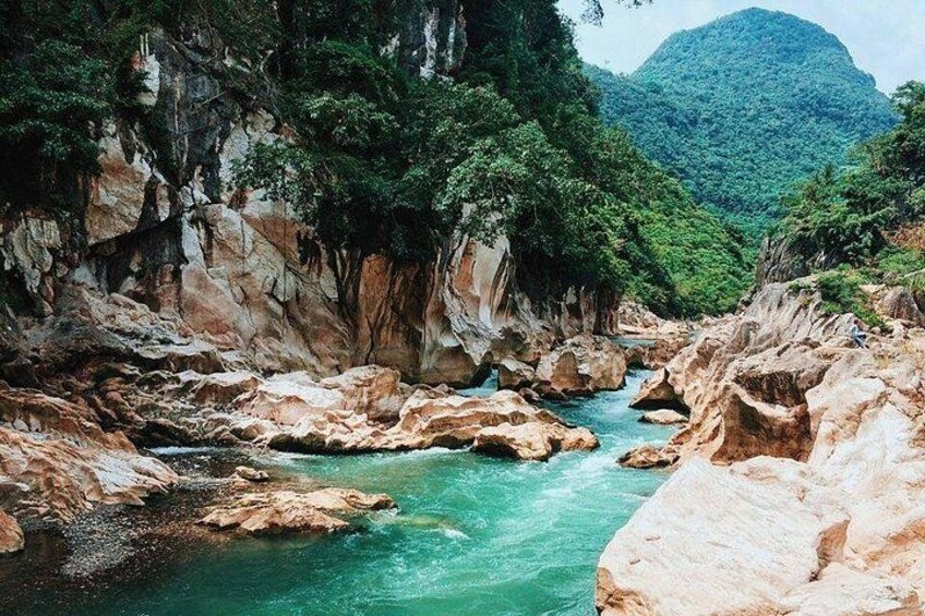 Day Hike to Mountain with Tinipal River 4