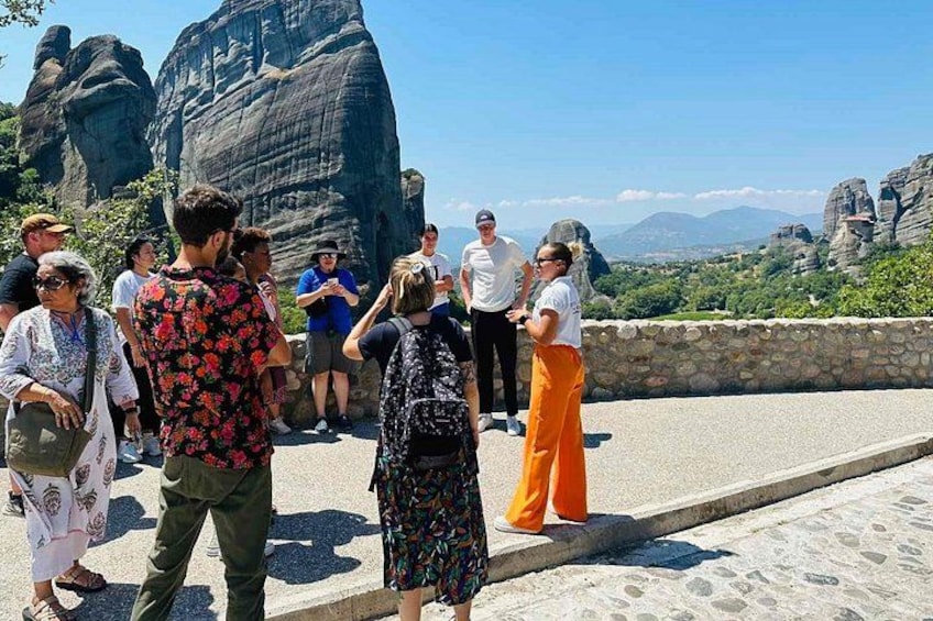 Majestic Sunset Meteora Tour with Local Guide 4
