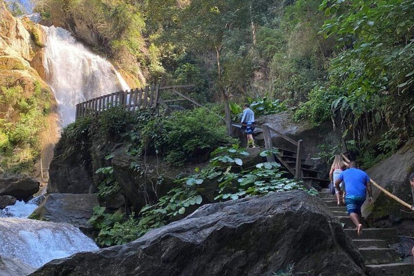 Waterfall Experience 2