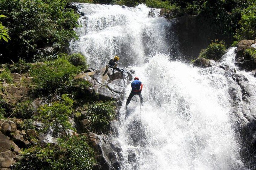 La Cuba WATERFALL RAPPELLING and La Planta GIANT NATURAL POOL from MEDELLIN