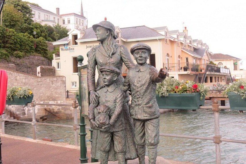 Anne Moore Monument 2