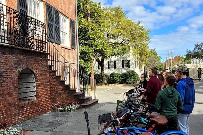 Come see and learn about Savannah's beautiful architecture on our tour! 4