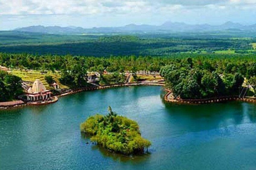 South Tour Full Day - Trou aux Cerf, Alexandra Falls, Black River Gorges etc.. 3
