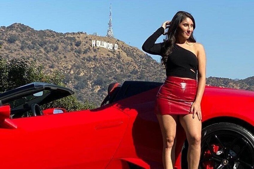 30-Minute Driving Tour: Explore Hollywood in a Lamborghini 3