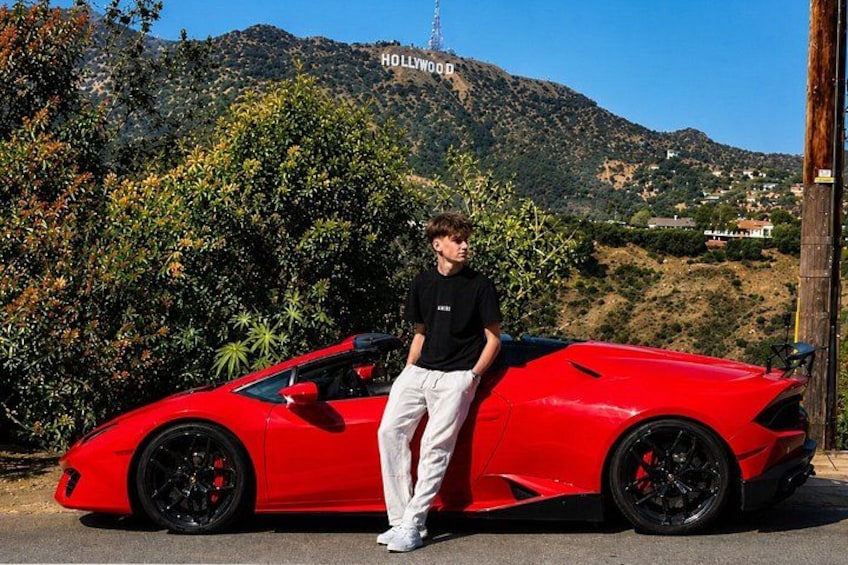 30-Minute Driving Tour: Explore Hollywood in a Lamborghini 1