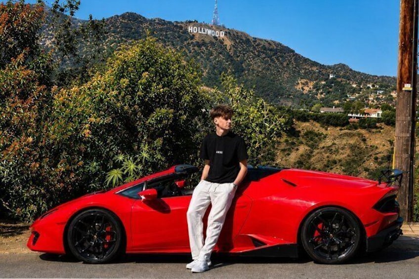 30-Minute Driving Tour: Explore Hollywood in a Lamborghini 1