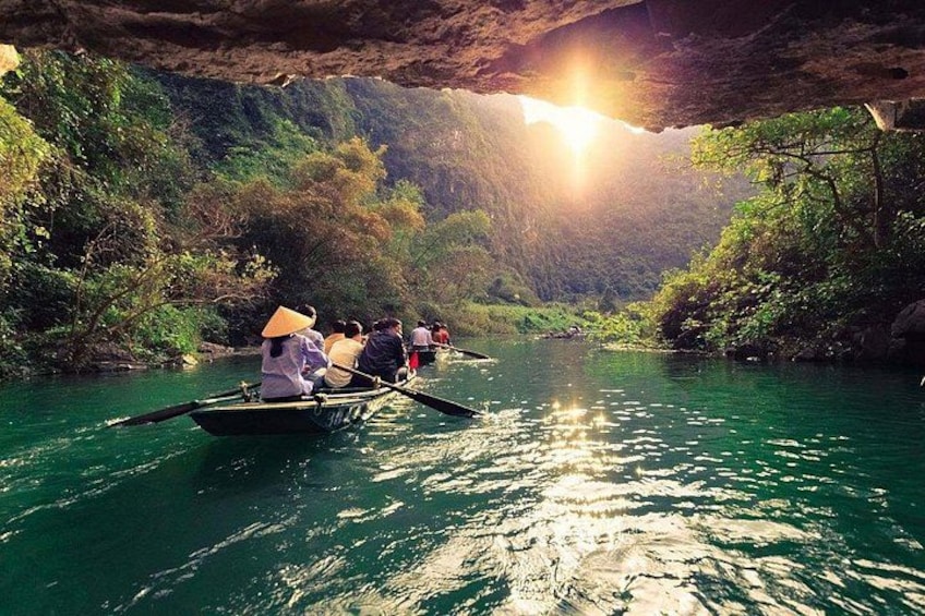 BEST RATE GUARANTEED 1 Day Trang An - Tam Coc - Mua Cave - Hoa Lu 4