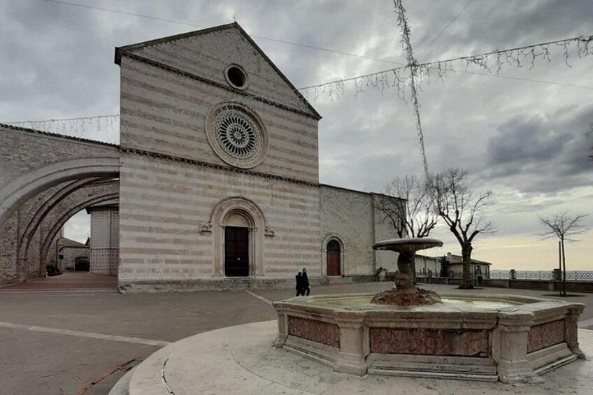 Basilica of St. Francis of Assisi. Tour with official guide 2
