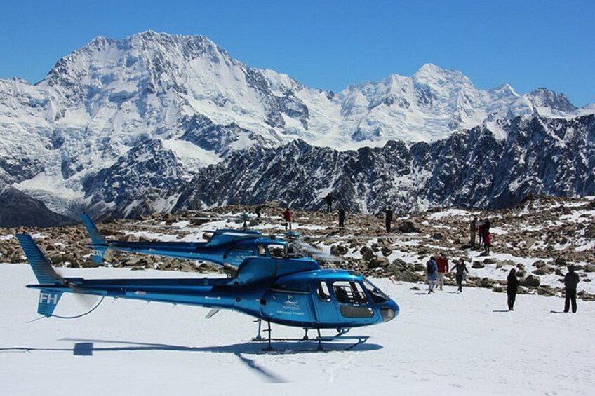 Pilot’s Choice: 2 Glaciers & Snow Landing – 35min 2