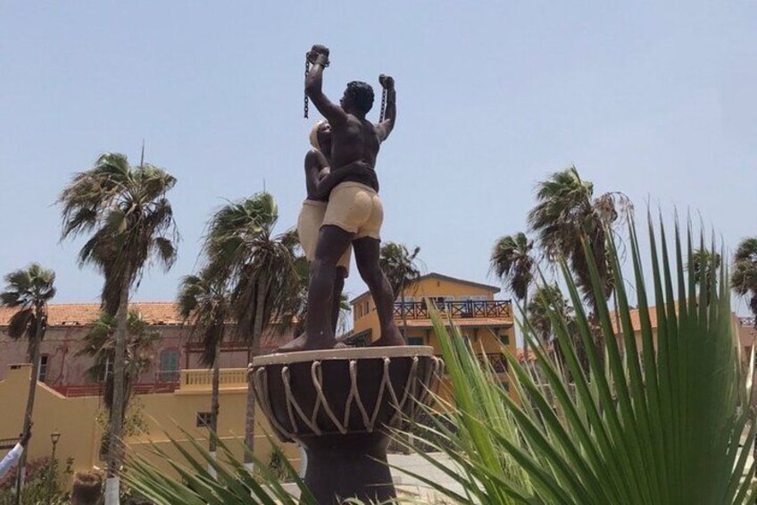 Statue de la Liberation,Gorée Island 3