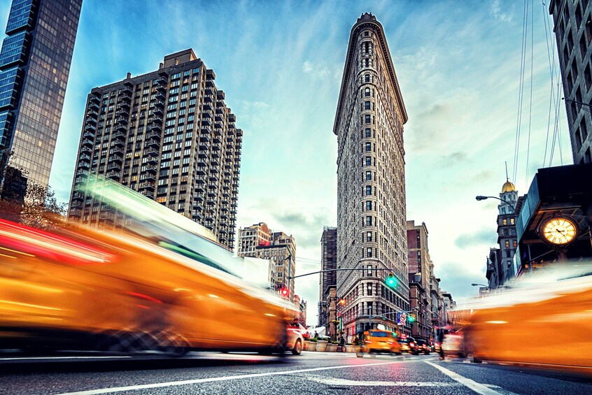 Discover NY: Guided Day Bus Tour of NYC