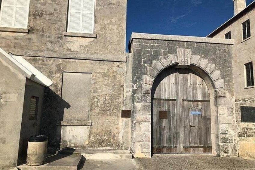 Amazing Bermuda West End Exploration Experience 4