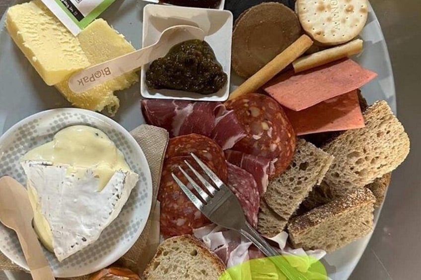 Cheeseboard Tasting - choose your favourite cheese 1