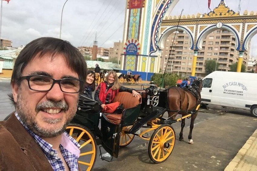 A man in a brown jacket and checkered shirt, a horse-drawn carriage, and a white van with 'BAR CASA MORO' on it. 4
