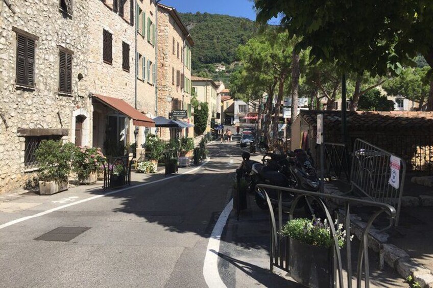 Tourettes sur Loup 1
