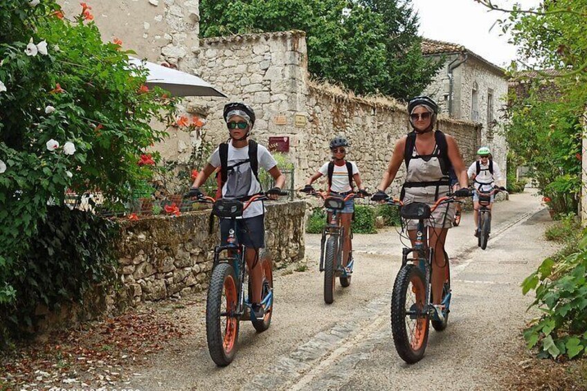 In the village of Issigeac 4