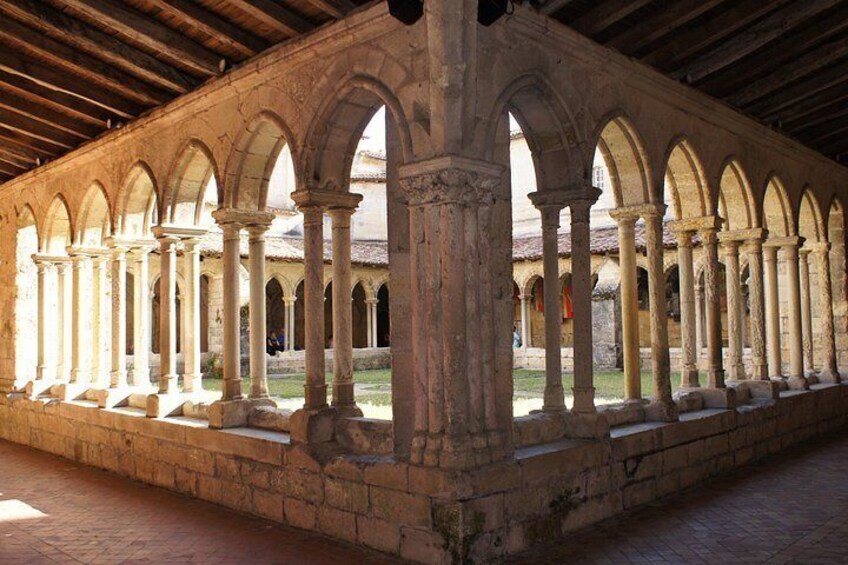 A day in Saint-Émilion on a private tour (Premium Sedan) 1
