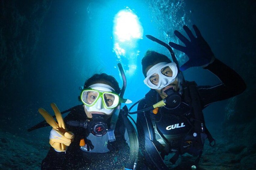 Blue Cave Area Experience Diving!Free feeding & photo images Chinese guide available!1 group with a dedicated instructor 2