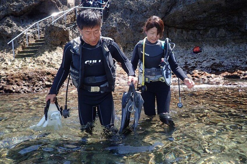 Blue Cave Area Experience Diving!Free feeding & photo images Chinese guide available!1 group with a dedicated instructor 4