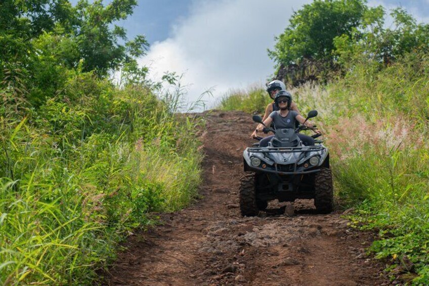 Bora Bora ATV Tour Adventures: Mount Popoti 360° & Faanui Valley 2