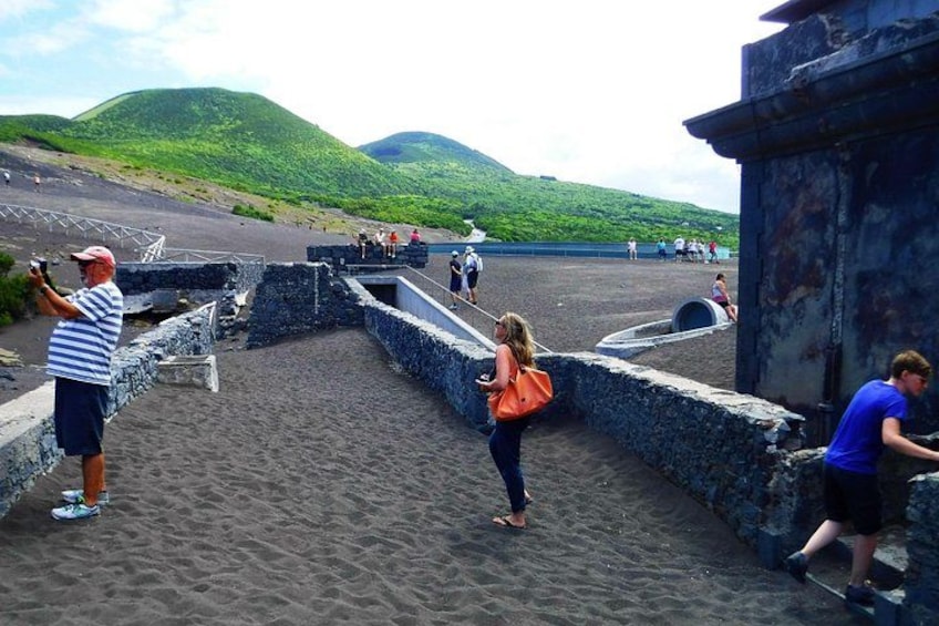 Capelinhos Volcano. In the background we see the Cabeço do Canto and the Cabeço Verde. 5