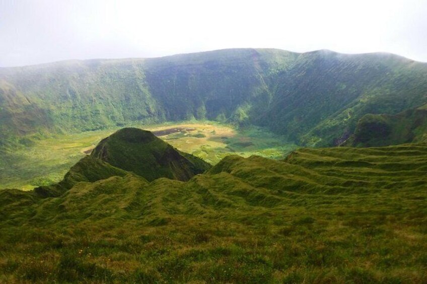 Walk around the Caldeira do Faial 5