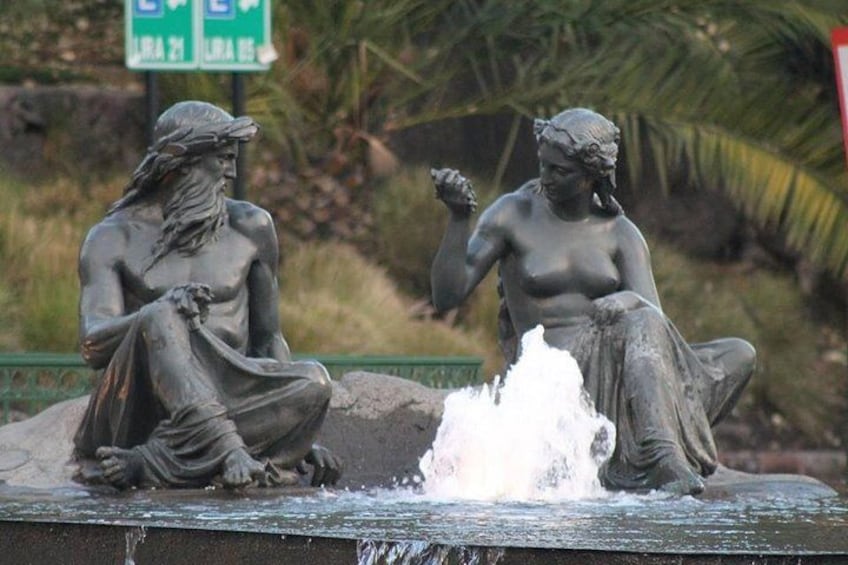 Walking tour through Santiago 5