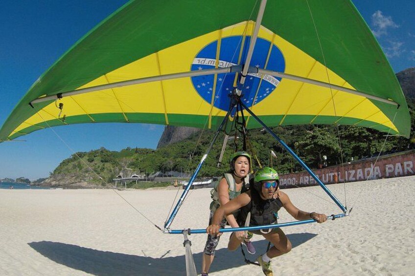 Landing safely on São Conrado beach 2