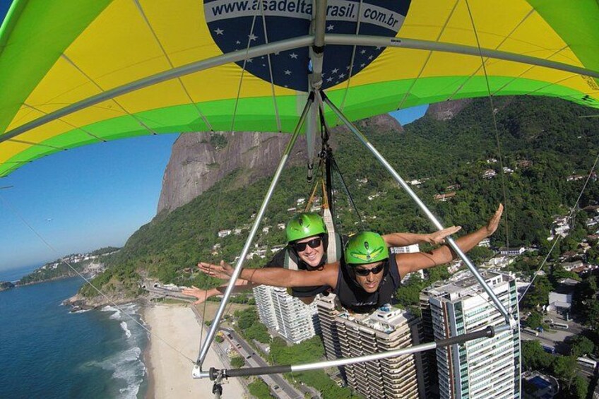 Freedom to fly over Rio de Janeiro. 3