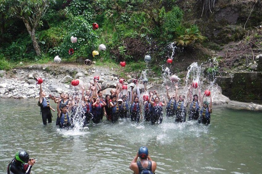 Rafting Baños Ecuador level III+ and IV 3