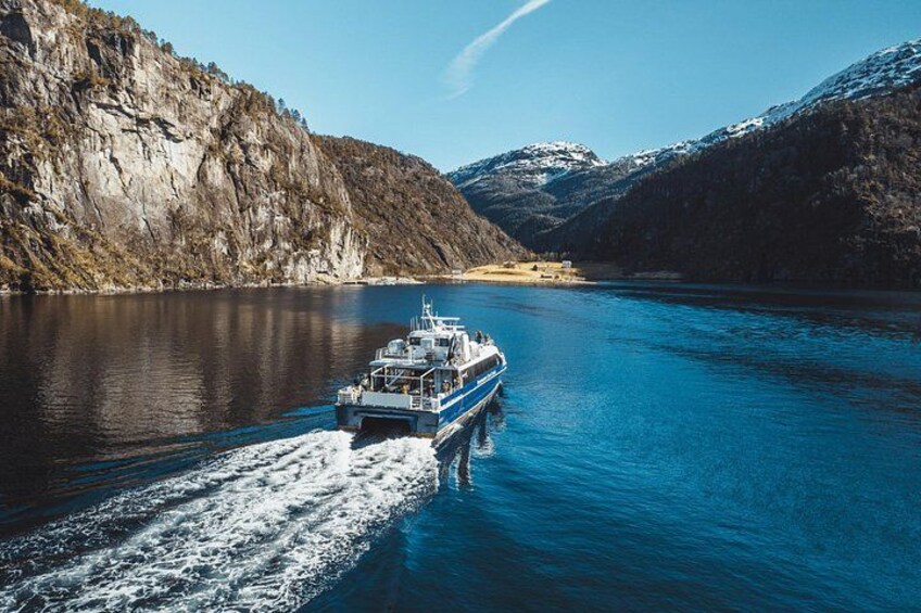 Mostraumen Fjord Cruise – the local operator 4