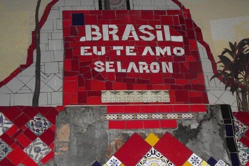 See the messages and curiosities of the Selarón Staircase! 2