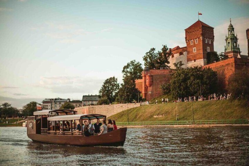 A private gondola cruise with the backdrop of Wawel Castle. Experience romance and history intertwine as you glide along the Vistula River